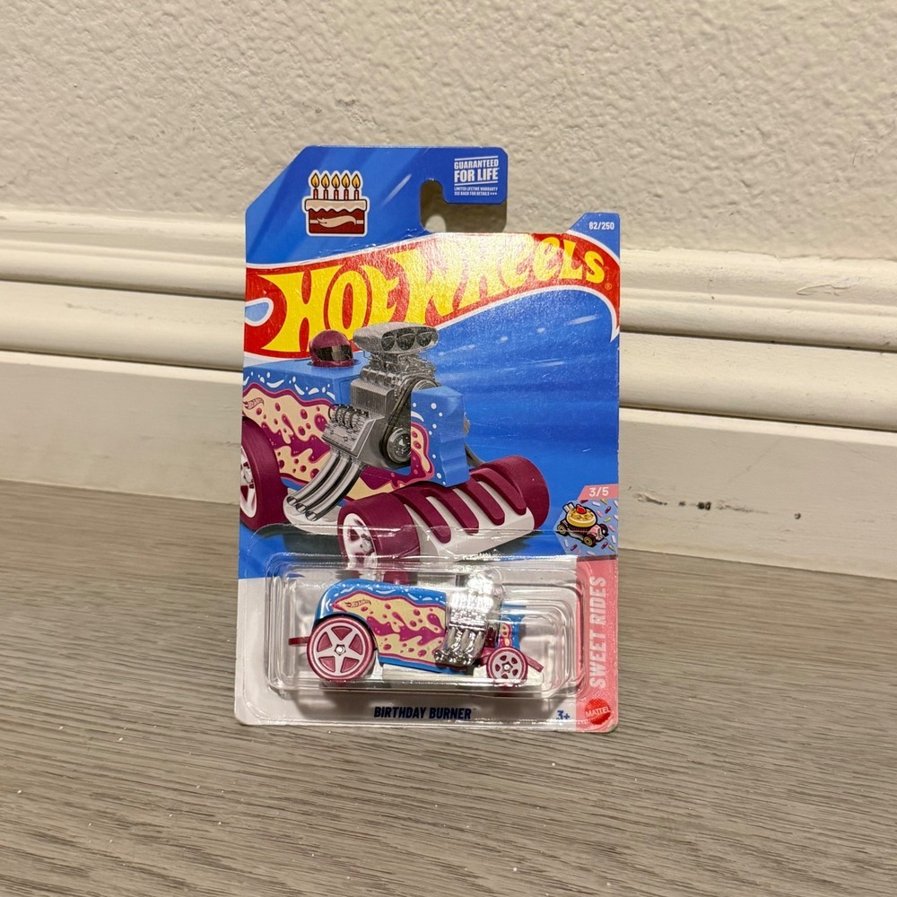 Hot Wheels Birthday Burner Sweet Rides Blue Pink 82/250 Diecast Car Kids 1:64